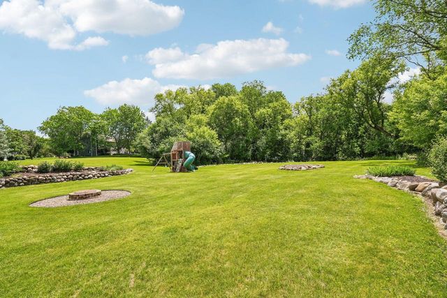 240 Crystal DRIVE, Hartland, WI 53029