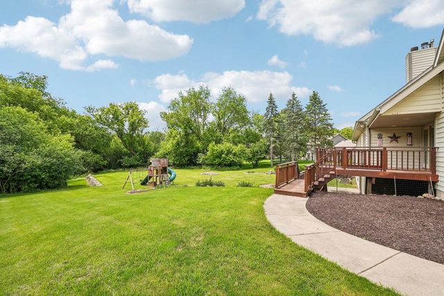 240 Crystal DRIVE, Hartland, WI 53029