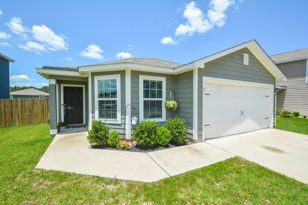 23044 Bellini Drive, Magnolia, TX 77355