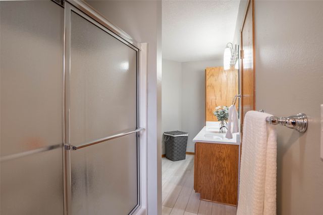 1202 Shadow Lane, Pella, IA 50219