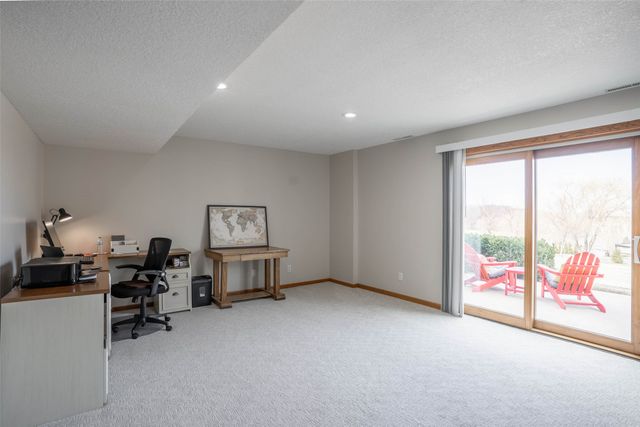 1202 Shadow Lane, Pella, IA 50219