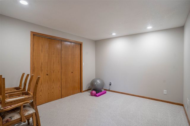 1202 Shadow Lane, Pella, IA 50219