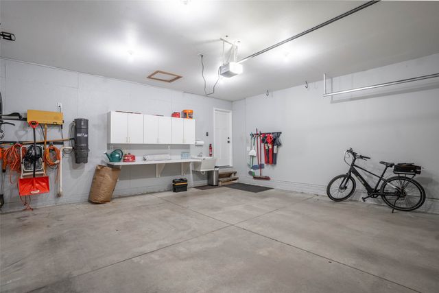 1202 Shadow Lane, Pella, IA 50219