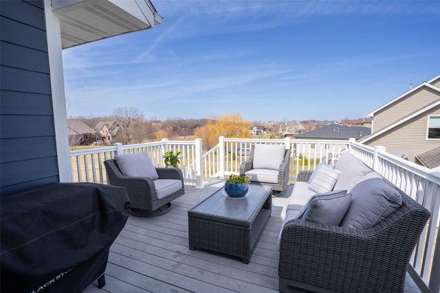 1202 Shadow Lane, Pella, IA 50219