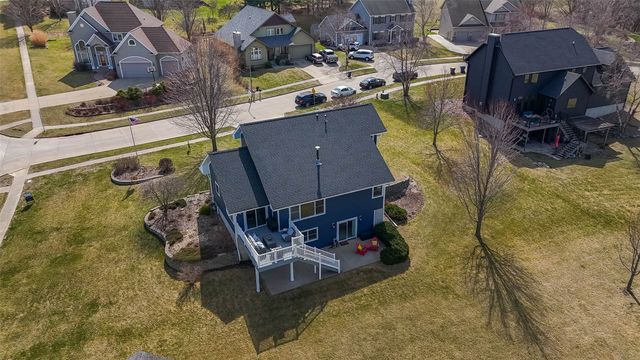 1202 Shadow Lane, Pella, IA 50219