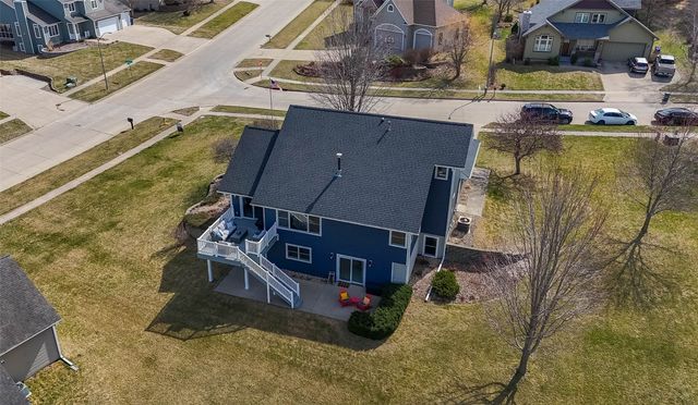 1202 Shadow Lane, Pella, IA 50219