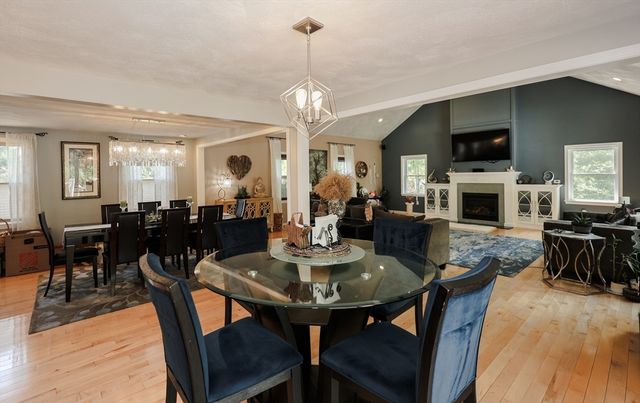 13 Deerfield Dr, Pepperell, MA 01463