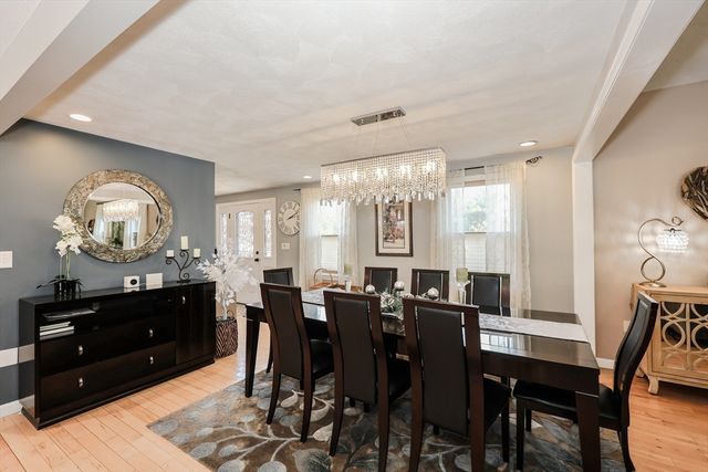 13 Deerfield Dr, Pepperell, MA 01463