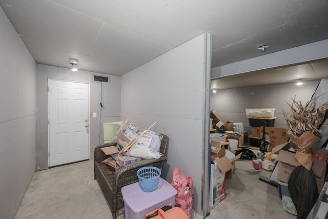 13 Deerfield Dr, Pepperell, MA 01463