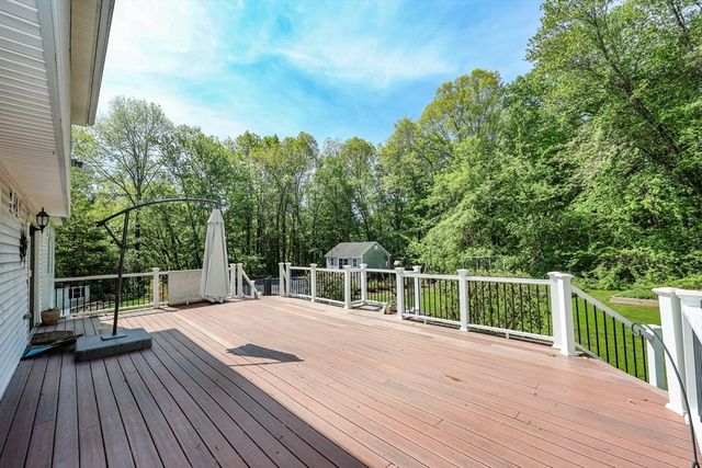 13 Deerfield Dr, Pepperell, MA 01463