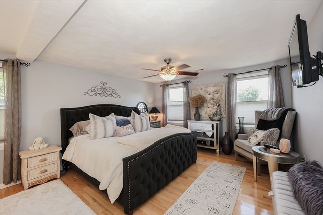 13 Deerfield Dr, Pepperell, MA 01463