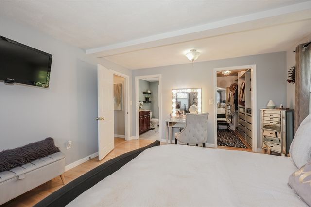 13 Deerfield Dr, Pepperell, MA 01463