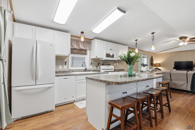 4892 ROBERTS CT, Rapid City, SD 57703