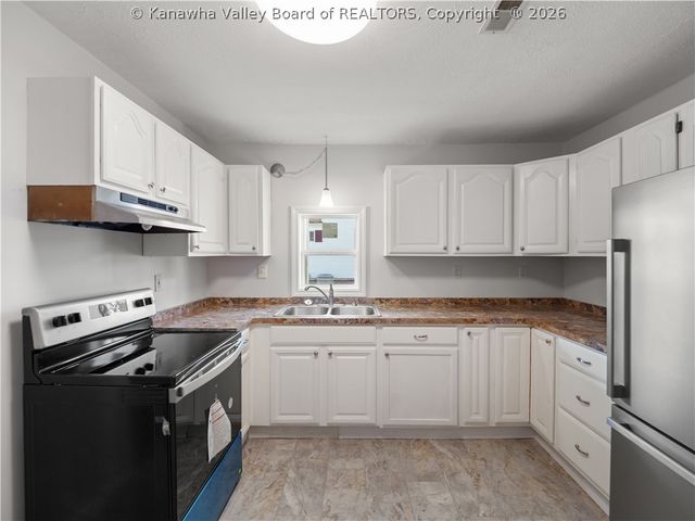 442 20th Street, Dunbar, WV 25064