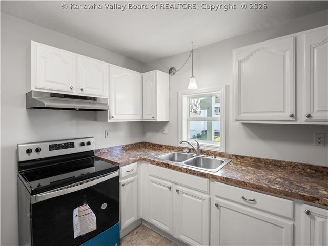 442 20th Street, Dunbar, WV 25064