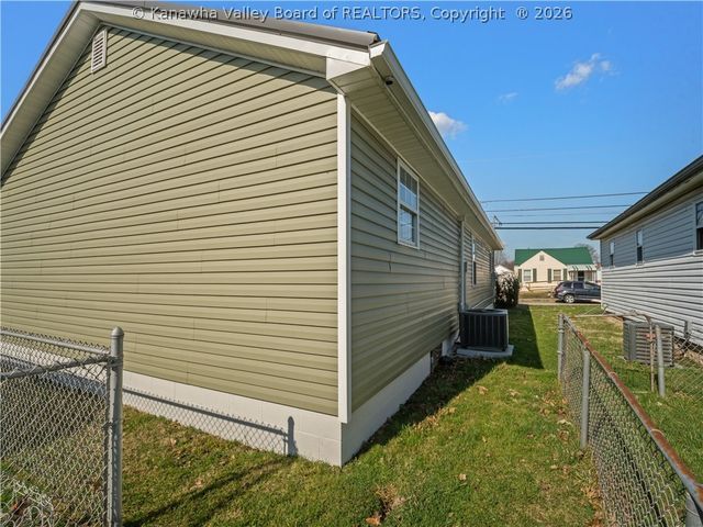 442 20th Street, Dunbar, WV 25064