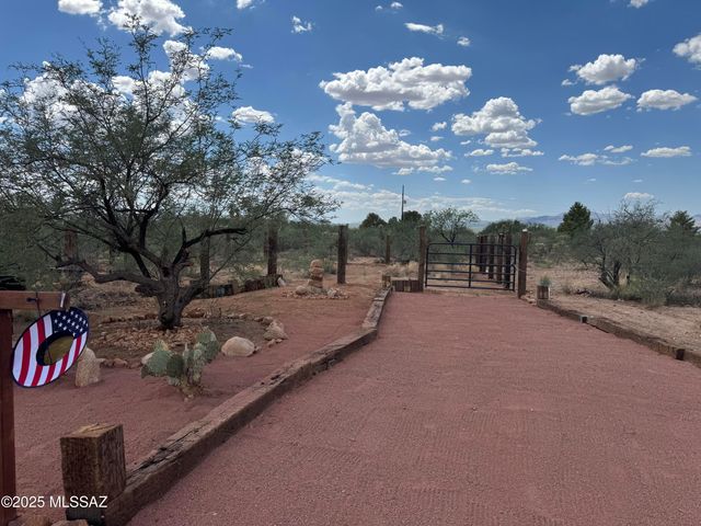 1760 W Eagle Way, Amado, AZ 85645