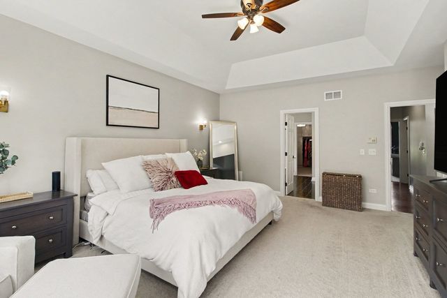 1204 N Oakridge Court, Palatine, IL 60067
