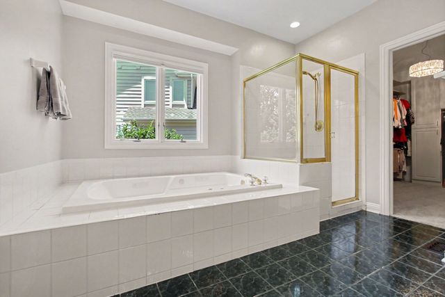 1204 N Oakridge Court, Palatine, IL 60067