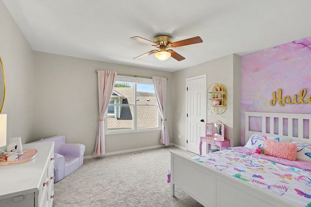 1204 N Oakridge Court, Palatine, IL 60067