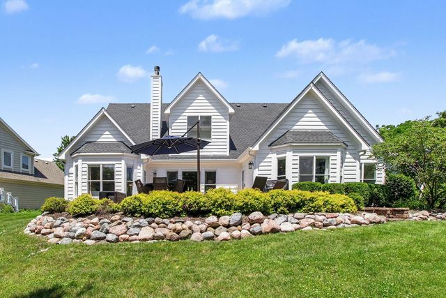 1204 N Oakridge Court, Palatine, IL 60067