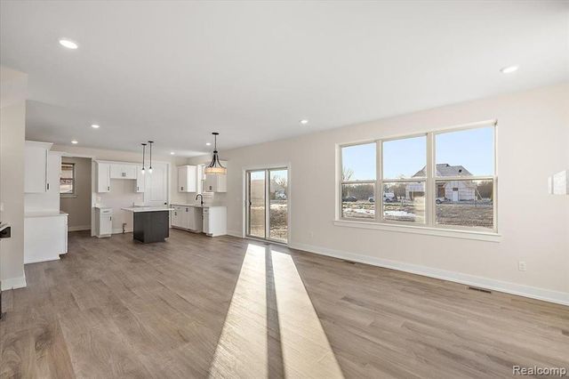 4060 Blossom Drive, Sterling Heights, MI 48314