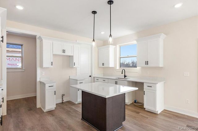 4060 Blossom Drive, Sterling Heights, MI 48314