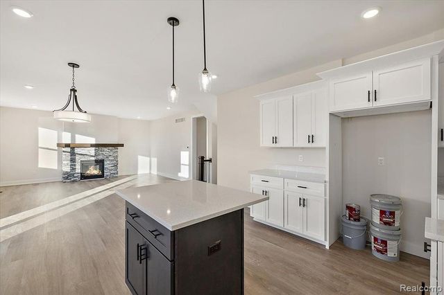 4060 Blossom Drive, Sterling Heights, MI 48314