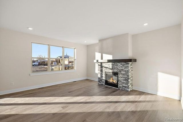 4060 Blossom Drive, Sterling Heights, MI 48314