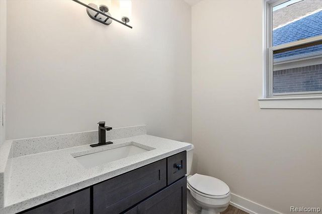 4060 Blossom Drive, Sterling Heights, MI 48314