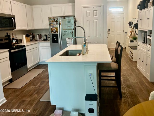 646 CELTIC Drive, Jacksonville, FL 32218