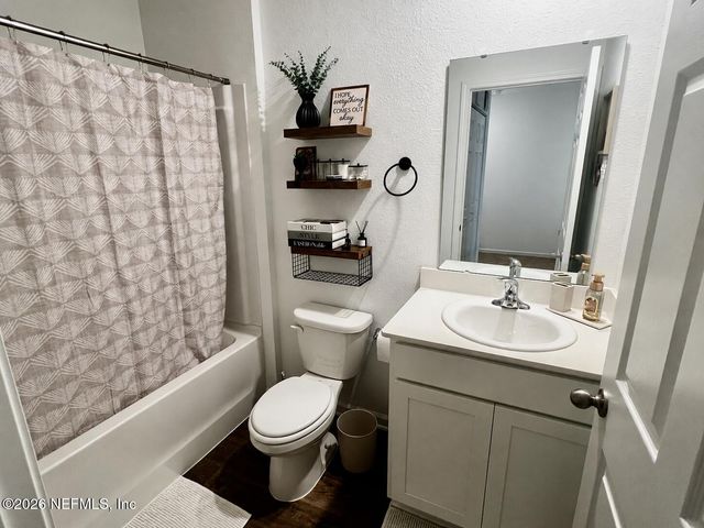 646 CELTIC Drive, Jacksonville, FL 32218