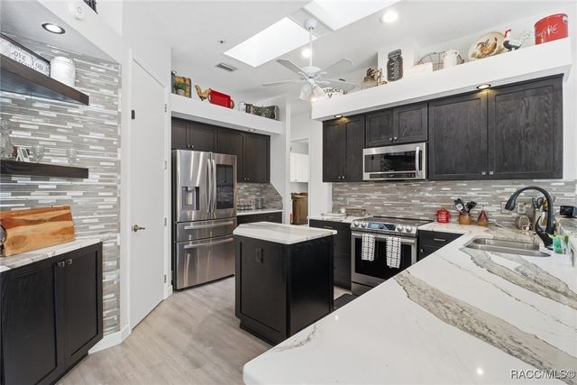 14 Tall Marigolds Court, Homosassa, FL 34446