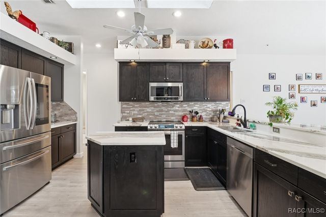 14 Tall Marigolds Court, Homosassa, FL 34446