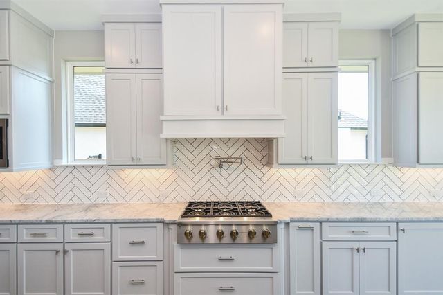 10334 Fountain Shore Drive, Missouri City, TX 77459