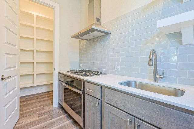 10334 Fountain Shore Drive, Missouri City, TX 77459