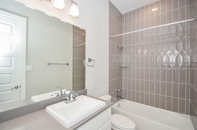 10334 Fountain Shore Drive, Missouri City, TX 77459