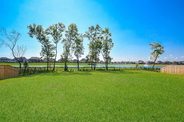 10334 Fountain Shore Drive, Missouri City, TX 77459