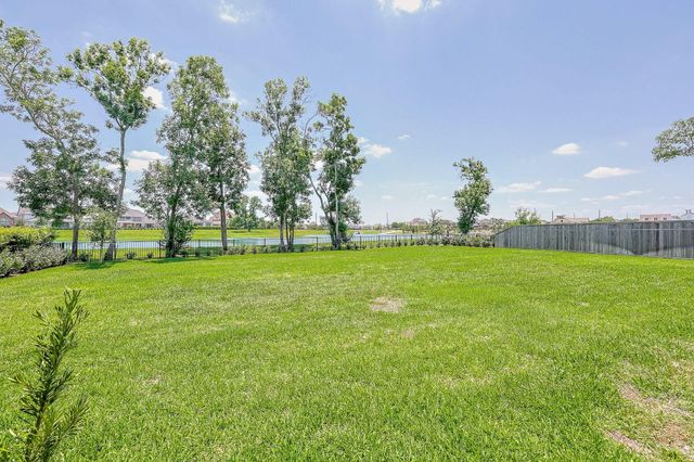 10334 Fountain Shore Drive, Missouri City, TX 77459