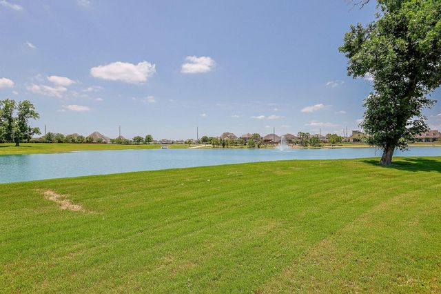 10334 Fountain Shore Drive, Missouri City, TX 77459