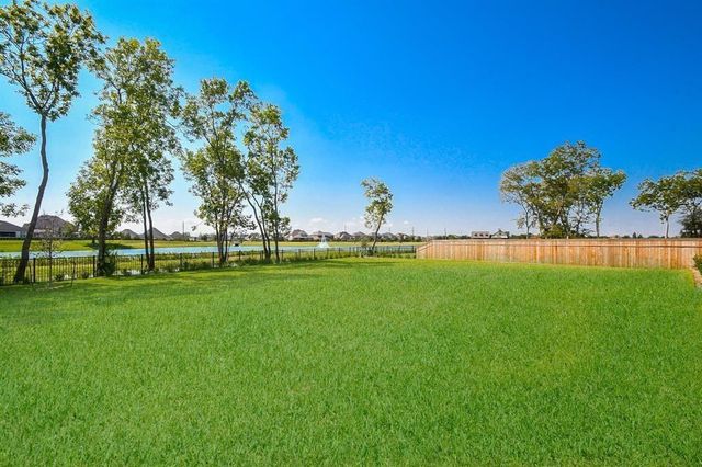 10334 Fountain Shore Drive, Missouri City, TX 77459