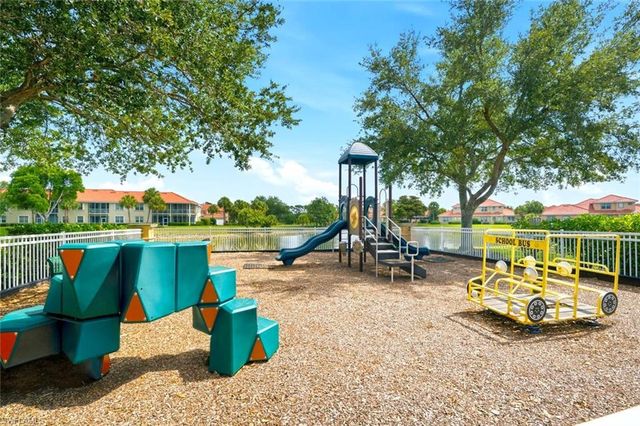 5120 Hyde Park CT 103, Fort Myers, FL 33912