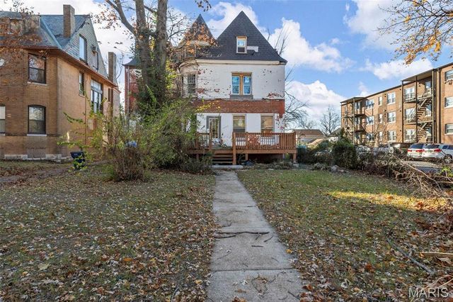 5872 Cabanne Avenue, St Louis, MO 63112