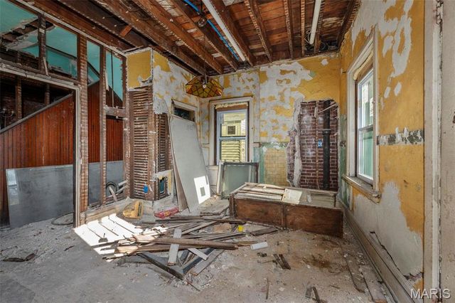 5872 Cabanne Avenue, St Louis, MO 63112