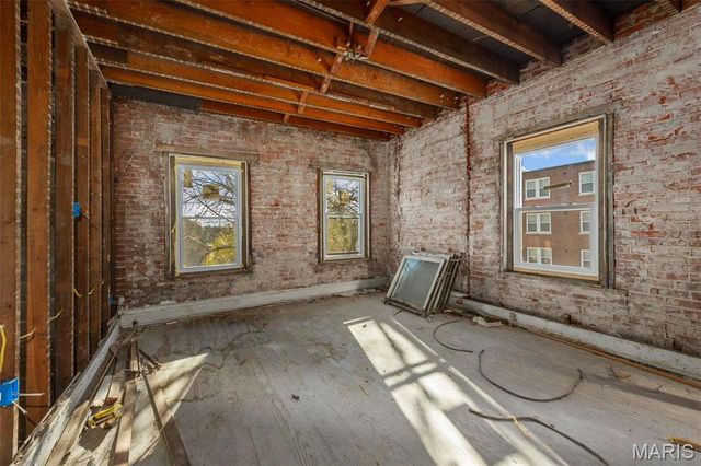 5872 Cabanne Avenue, St Louis, MO 63112