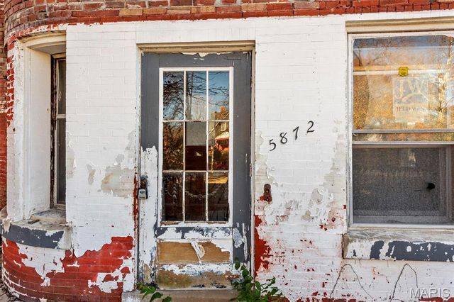 5872 Cabanne Avenue, St Louis, MO 63112