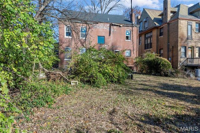 5872 Cabanne Avenue, St Louis, MO 63112