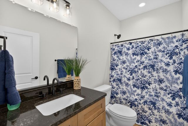 1789 Hickory Cove Ln, Moneta, VA 24121