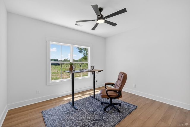 1789 Hickory Cove Ln, Moneta, VA 24121