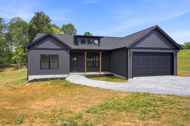 1789 Hickory Cove Ln, Moneta, VA 24121